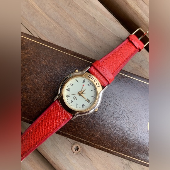 Ladies GUCCI nice dressy watch ??? main image 5